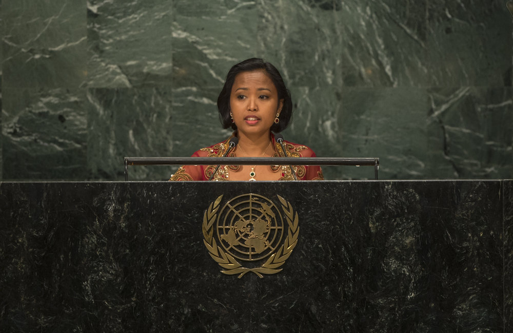 Eni Lestari Andayani Adi (Indonesia), Chairperson of the International Migrants Alliance (IMA), addresses the opening segment of the United Nations high-level summit on large movements of refugees and migrants
