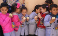 للسنة الثانية على التوالي برنامج الأغذية العالمي يقدم وجباته المدرسية للطلاب اللبنانيين والسوريين 

