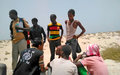 Obligan a 160 migrantes a saltar desde una embarcación en la costa de Yemen
